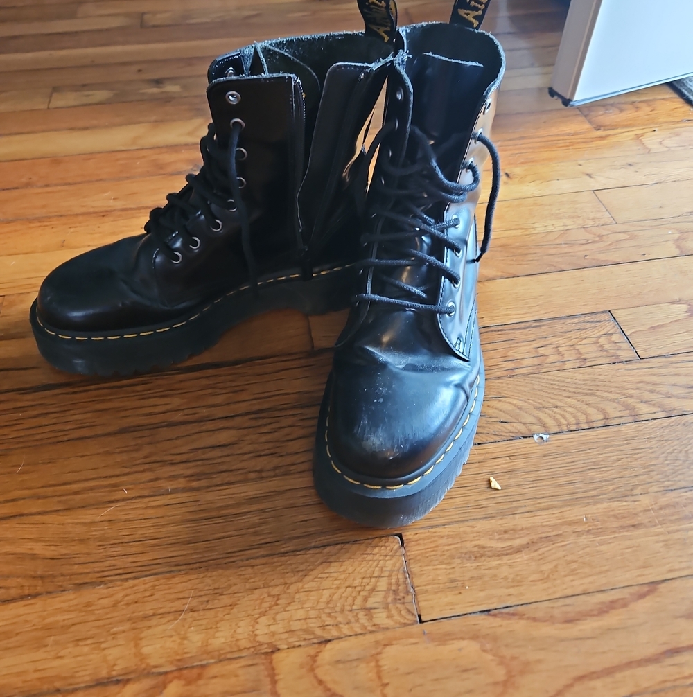 Chunky Yellow Thread Doc MARTINSBlack Lace-Up Combat Boots with Yellow Stitching